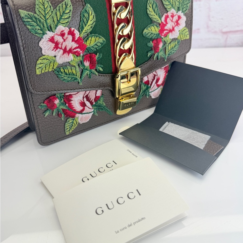 Gucci Sylvie Brown Chain Floral Embroidered Belt Bag - Picture 14 of 15